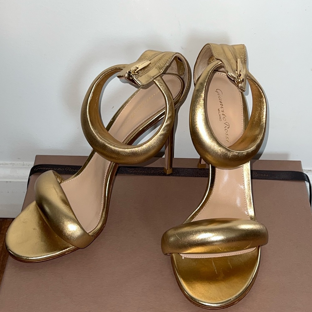 Gianvito Rossi Bijoux Metallic Gold Circular Strap Heeled Sandals